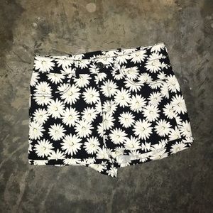 Flowered short shorts!